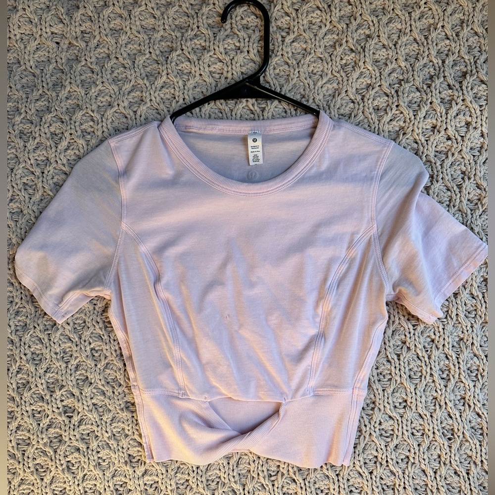 Lululemon cropped top